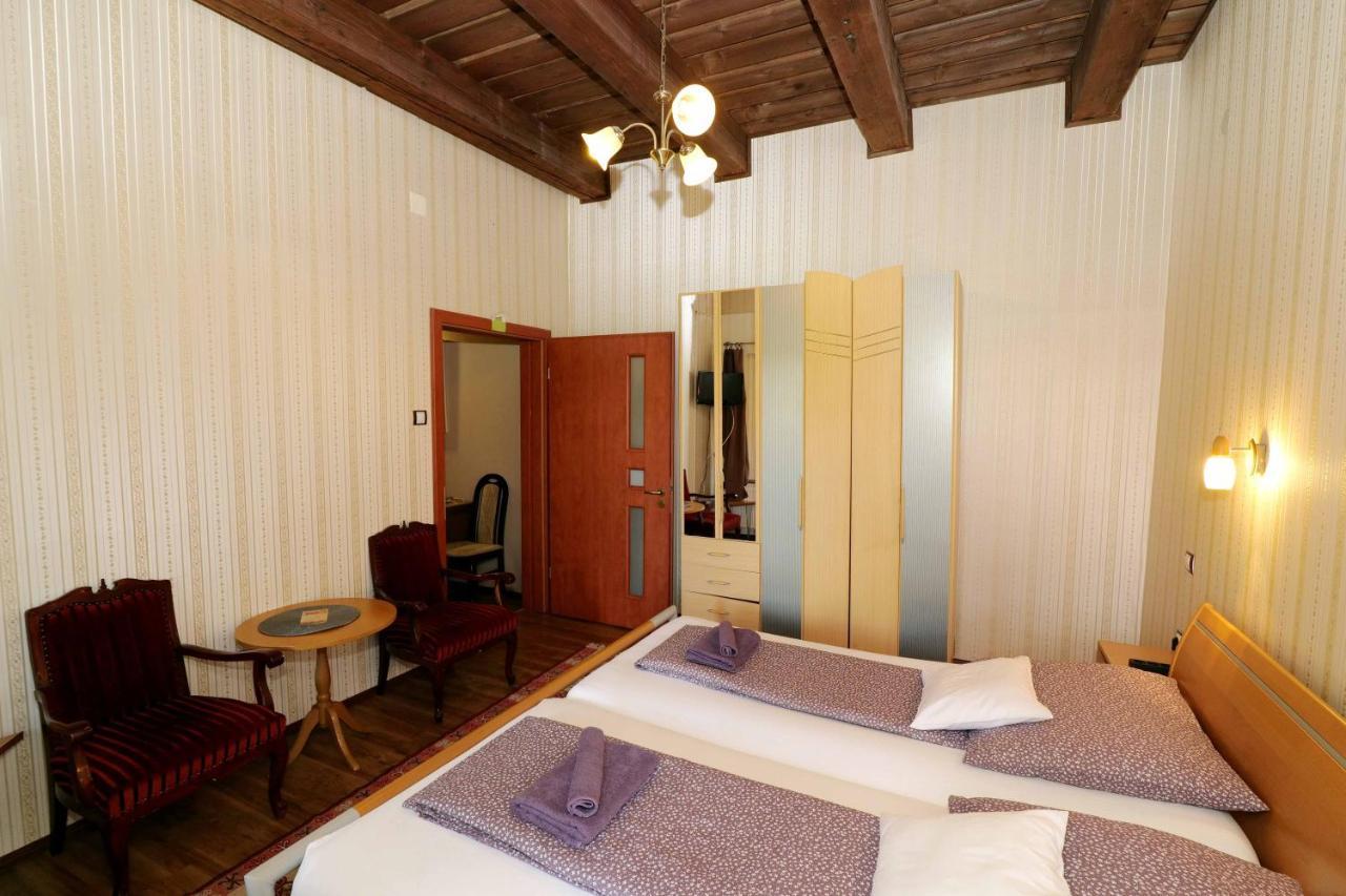 Hotel Nyilas Fogado Nyíregyháza Exterior foto