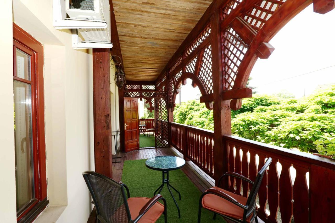 Hotel Nyilas Fogado Nyíregyháza Exterior foto